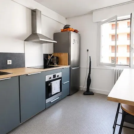 Deux En Colocation Conviviale Apartment Angers